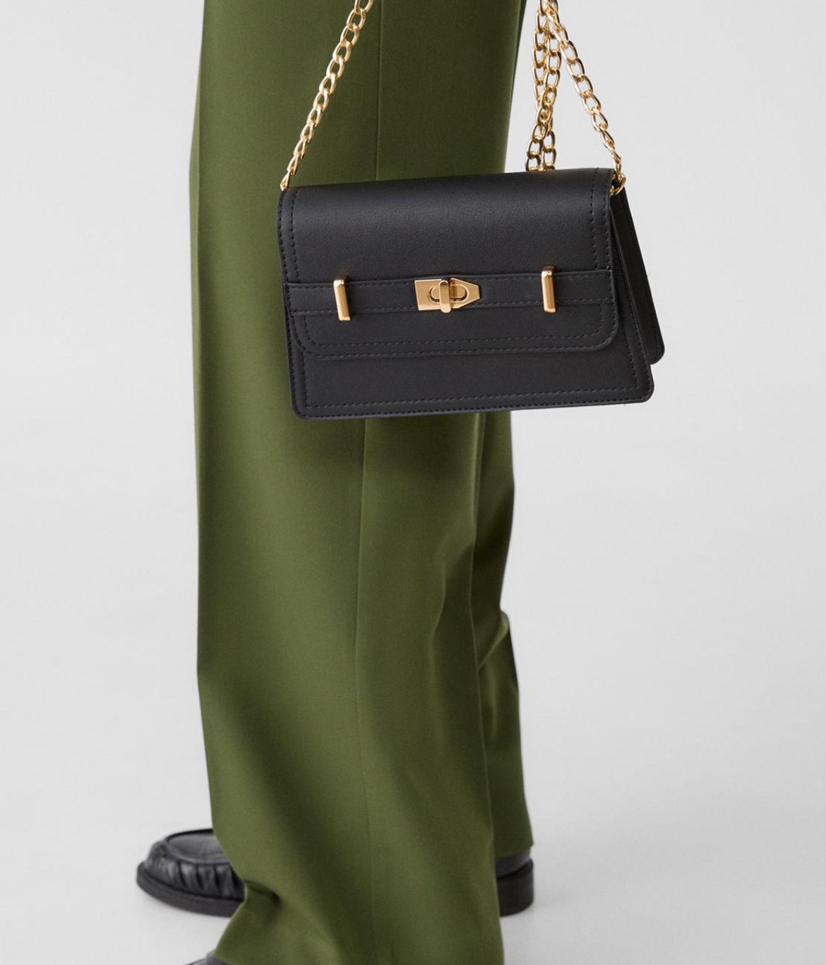 Crossbody bag with buckle