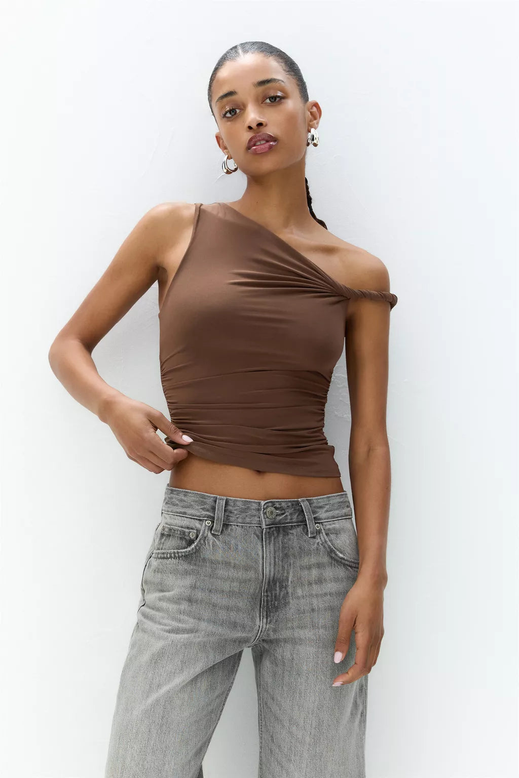 Asymmetrical polyamide top