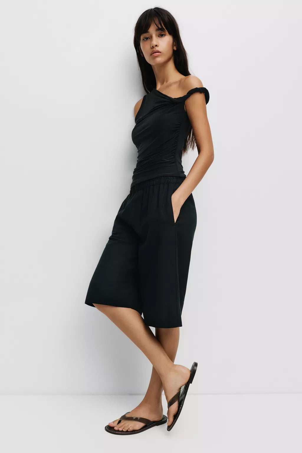 Asymmetrical polyamide top