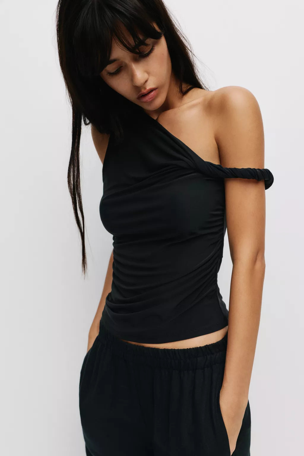 Asymmetrical polyamide top